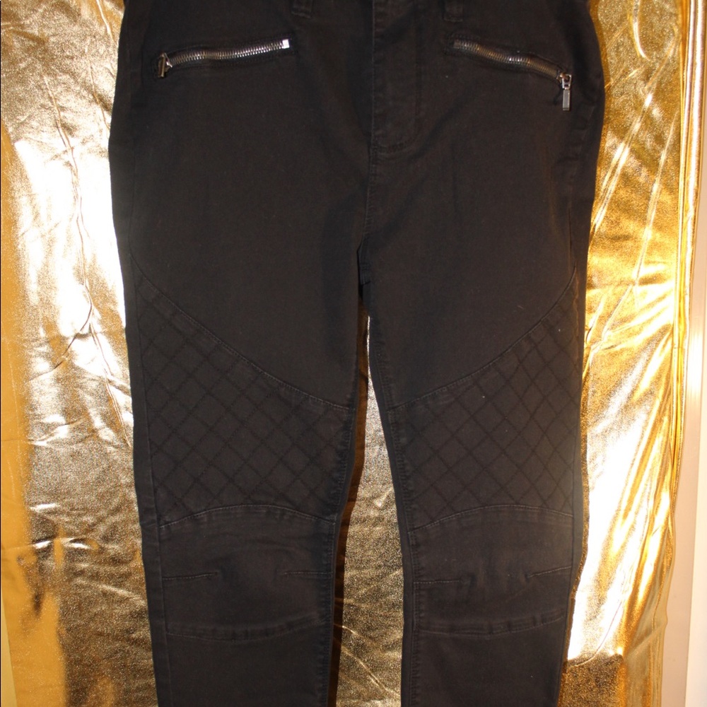 NEW! NEVER WORN Trendy Biker Jeans
